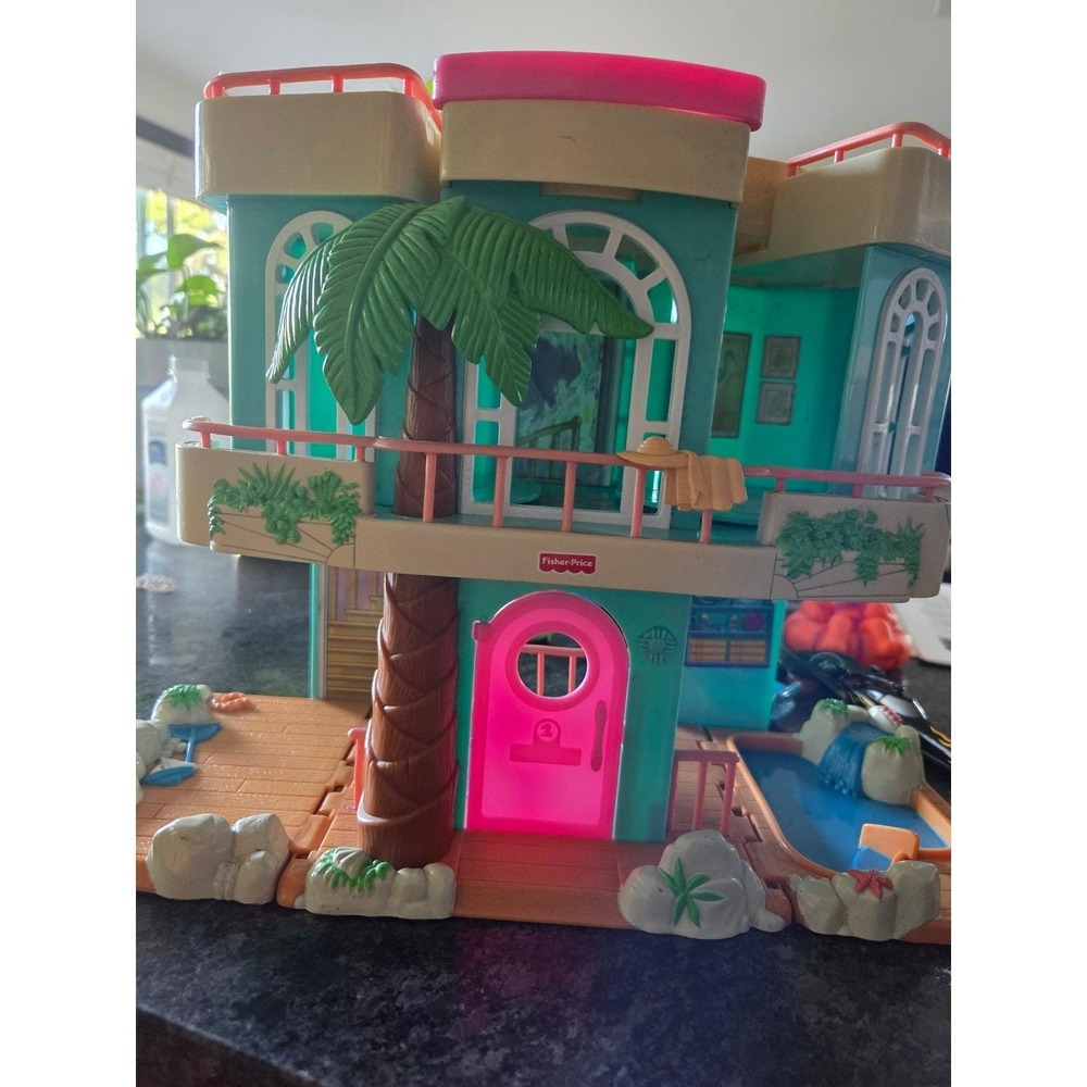 Vintage 2000 Fisher-Price Sweet Streets Beach House Dollhouse Shell #75118 As-Is